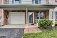 Building Photo - 2363 McCleary Dr