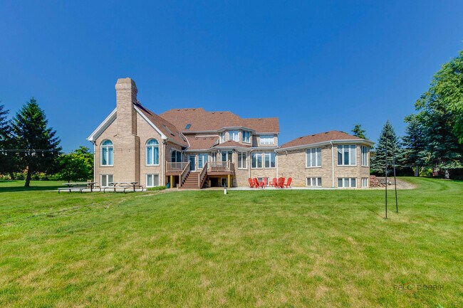 Building Photo - 14 Pentwater Dr