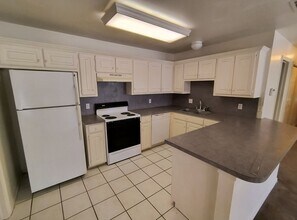 Building Photo - Beautiful 3-Bedroom, 2-Bath Home with Atta...