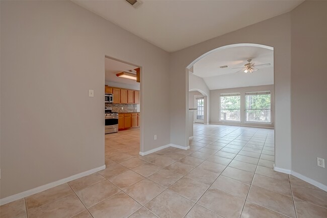 Building Photo - 8714 Pleasantbrook Dr