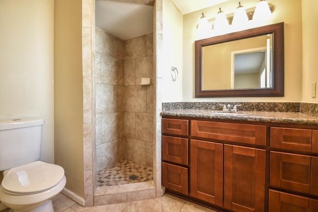 Building Photo - 3709 Elizabeth