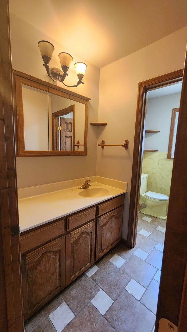 Building Photo - 4 Bed 1.5 bath in Dover