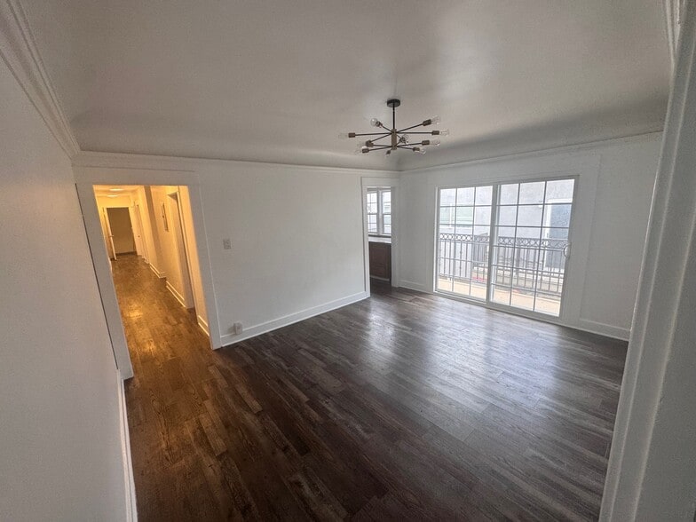 Dining Room - New Chandelier - 1261 1/2 S Plymouth Blvd