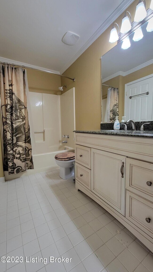 Building Photo - 10520 Bay Pointe Ct