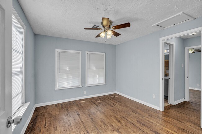 Building Photo - 2314 Eagle St