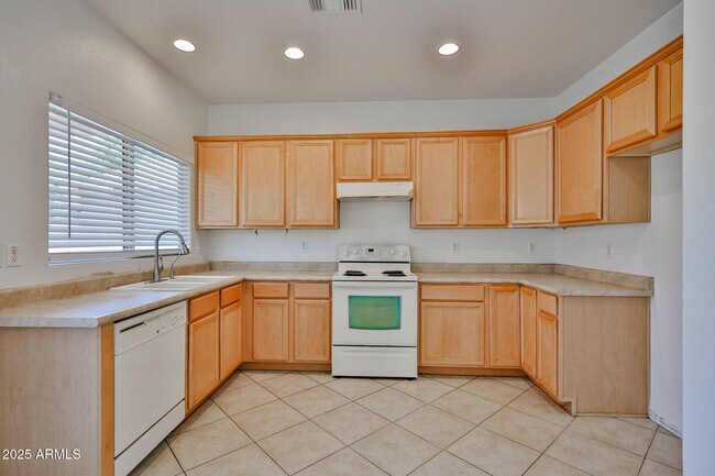 Building Photo - 14584 W Watson Ln