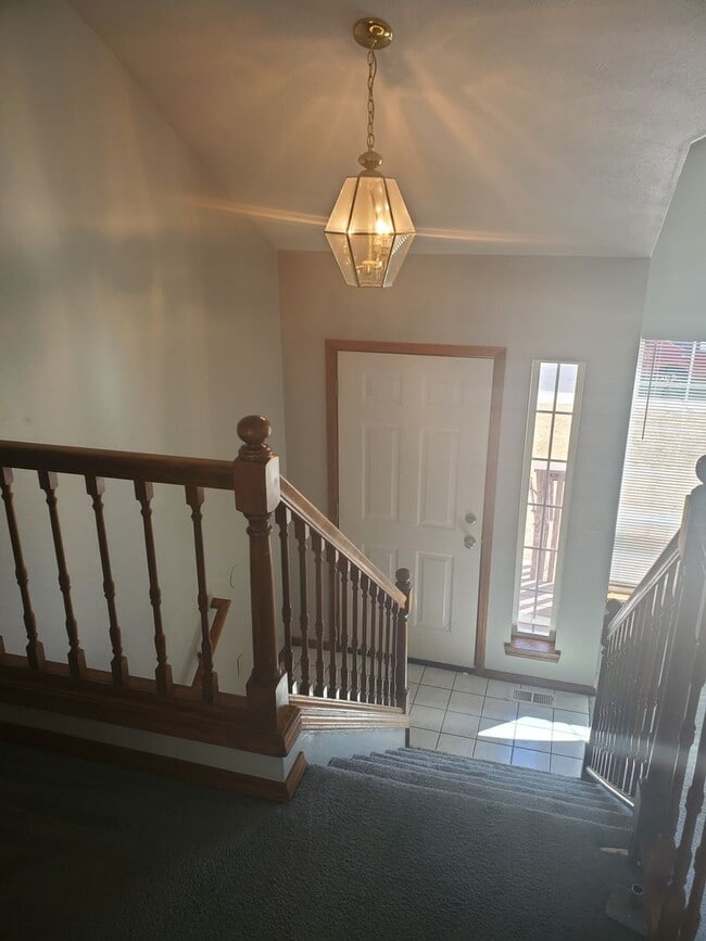 Building Photo - Cozy South Hill Home – 3 Bedrooms | Spacio...