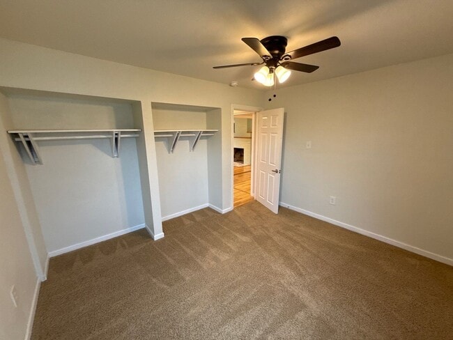 Building Photo - 1070 SW 16th Ave