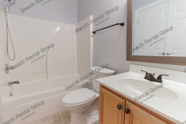 Building Photo - 2065 Silvercrest Dr