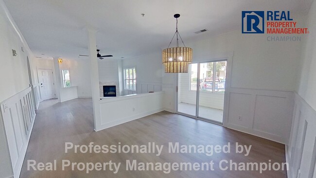 Building Photo - Beautifully Updated 2 BD/2 BA with Screened Porch & Modern Finishes