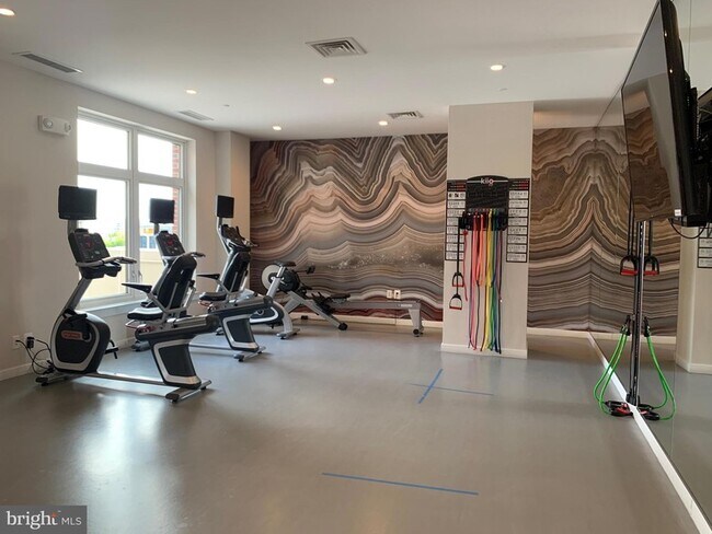 Building Photo - 4915 Hampden Ln