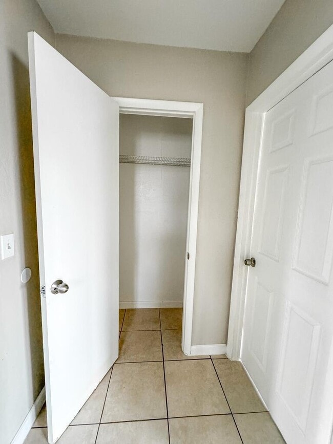 Building Photo - 1010 9th St