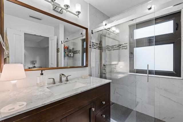 Building Photo - 6124 Summer Creek Cir