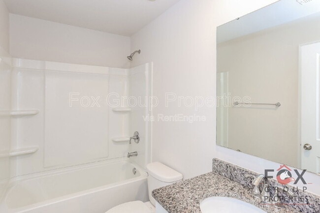 Building Photo - 108 Dogwood Village Trl