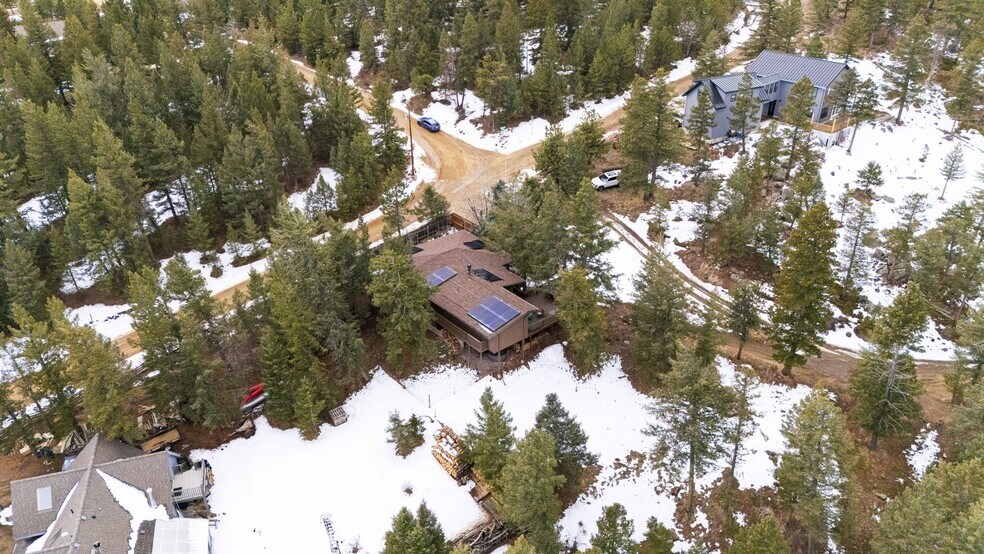 Building Photo - 838 Lakeshore Dr