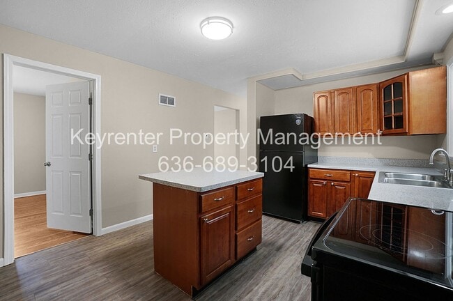 Building Photo - COMING SOON!! Charming 3-Bedroom Home in a Prime Saint Charles Location!