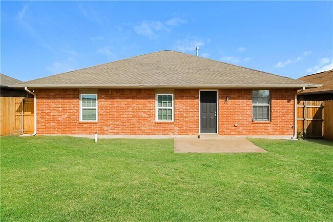 Building Photo - 916 NW 109th St