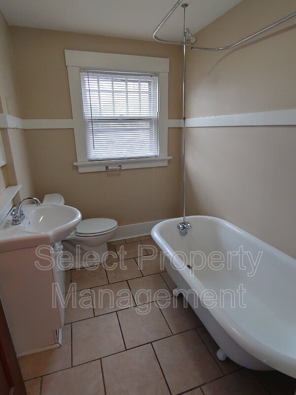 Building Photo - 3501 Webster St