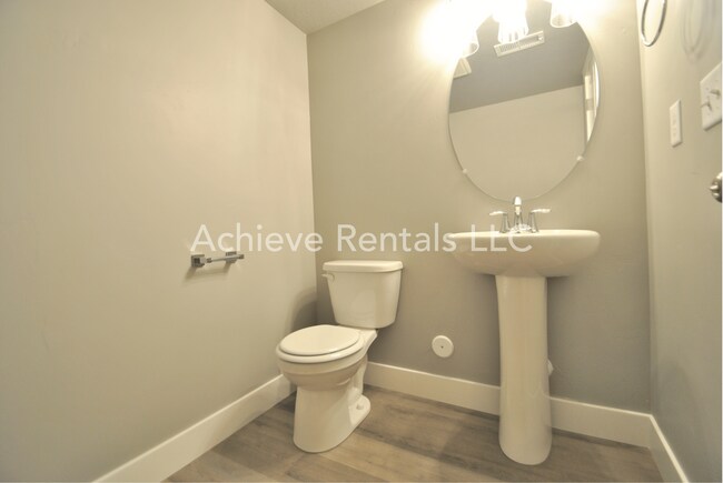 Building Photo - 2251 S 1120 W