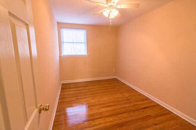 Building Photo - 3921 Lankenau Ave