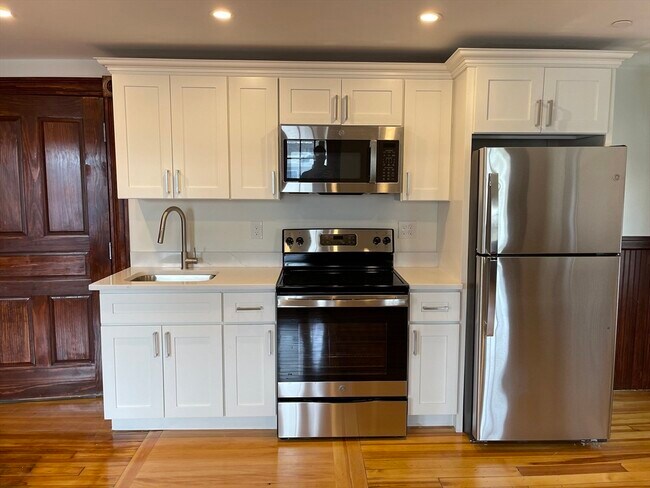 Building Photo - 41 Summer St