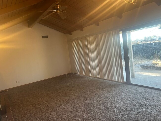 Building Photo - Cozy 2 bed 2 bath home in Escalon