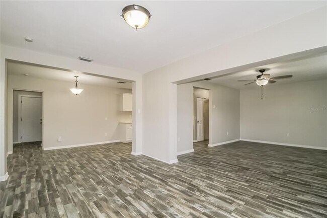 Building Photo - 52 Community Dr