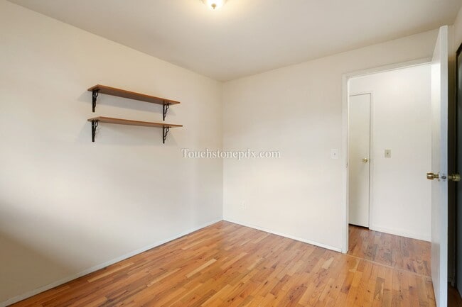 Building Photo - Quaint 3BD/1BA Home Near Mt. Tabor
