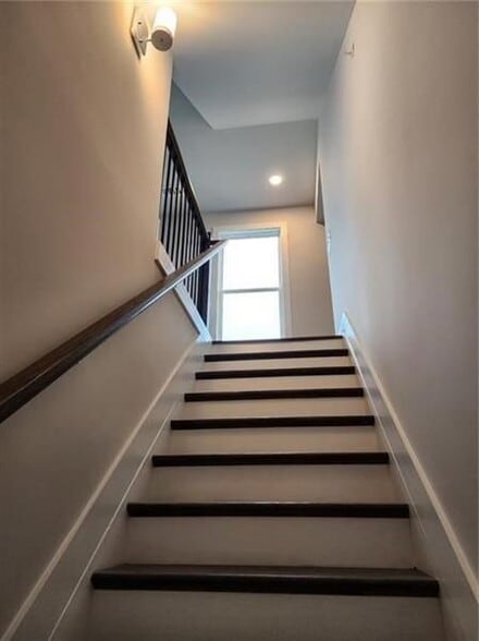 Building Photo - 1220 Walden Xing