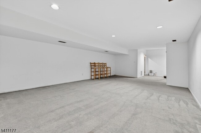 Building Photo - 140 Kingston Ct