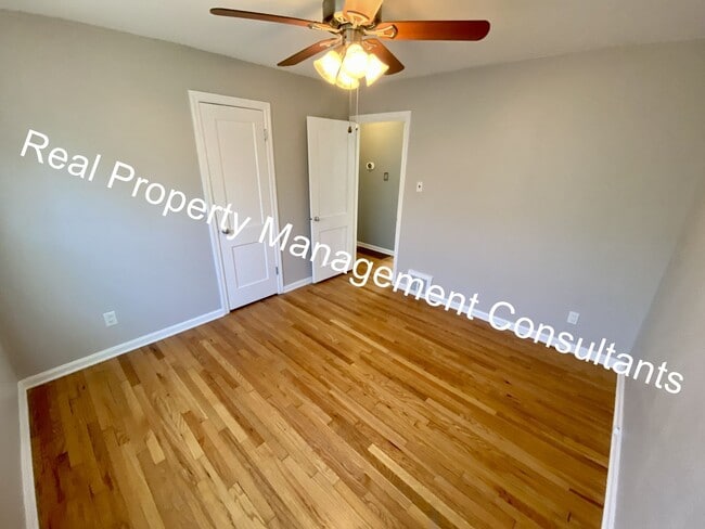 Building Photo - Charming 3-Bedroom Ranch Home in Roeland Park