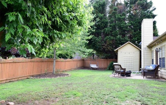Building Photo - 450 Running Fawn Dr
