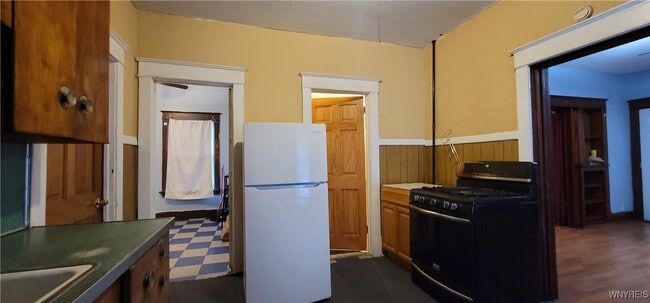 Building Photo - 508 27th St