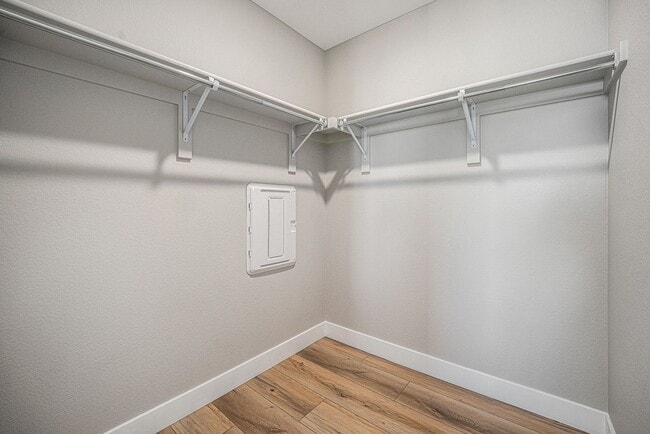 Building Photo - Modern 3-Story End Unit with Designer Fini...