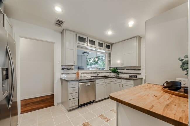 Building Photo - 4606 Nina Lee Ln
