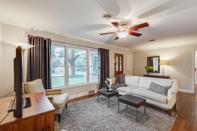 Building Photo - 2515 Sherwood St