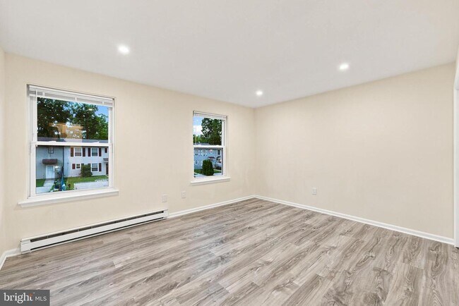Building Photo - 155 Hampshire Rd
