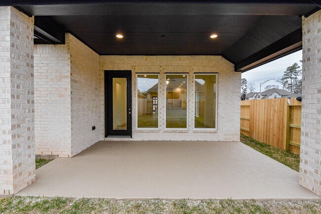 Building Photo - 611 Sand Branch Dr