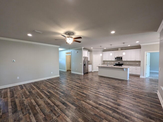 Building Photo - 8934 E River Dr