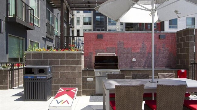 Building Photo - 828 Broadway