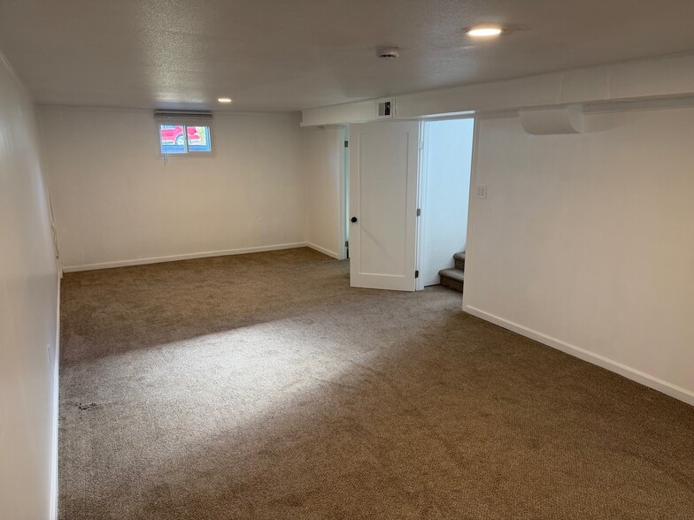 Building Photo - 6391 S Spotswood Cir