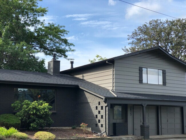 Building Photo - 2815 Eugene St