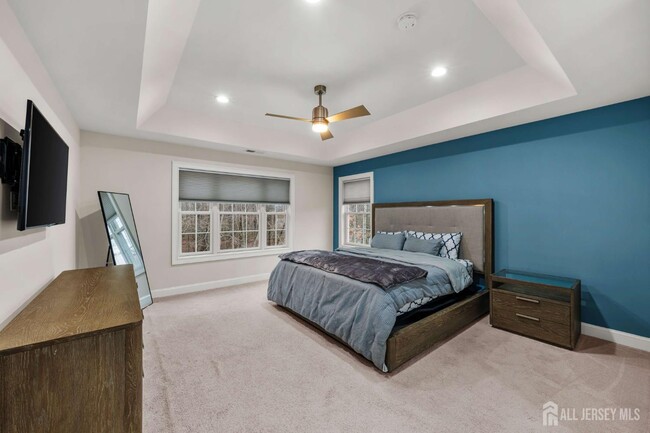 Building Photo - 2 Gonzalez Dr