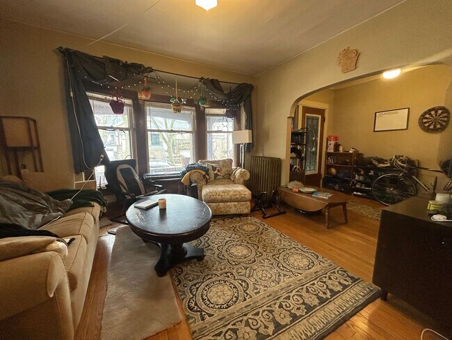 Building Photo - 2312 E Park Pl