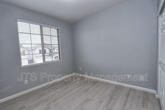 Building Photo - 9200 Rioja St