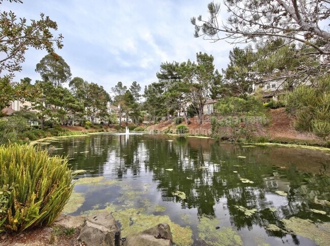 Building Photo - 61 Glen Lake Dr