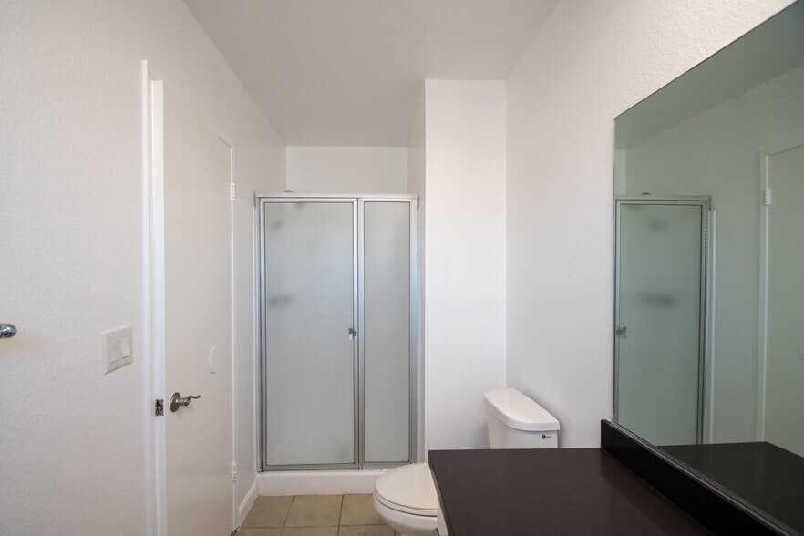 Building Photo - 4930 Whitsett Ave