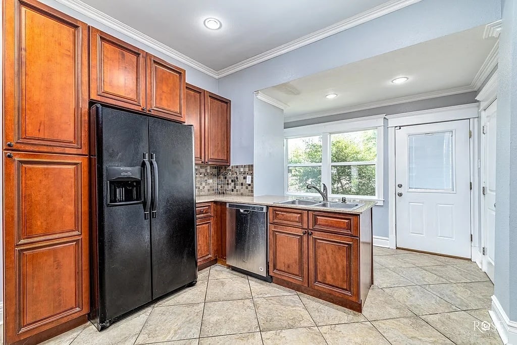 Building Photo - 2 N Adams St