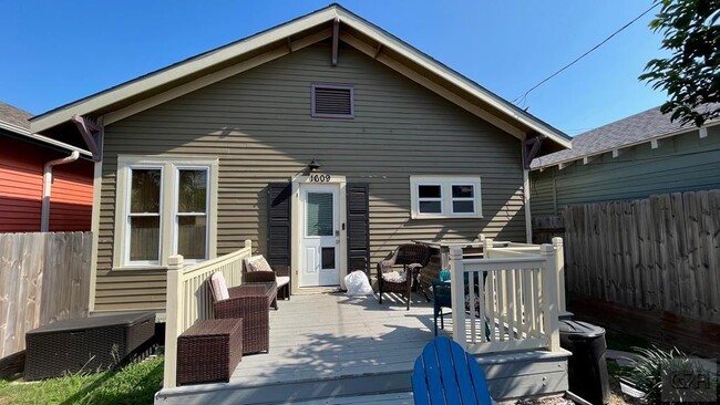 Building Photo - 1609 Avenue O