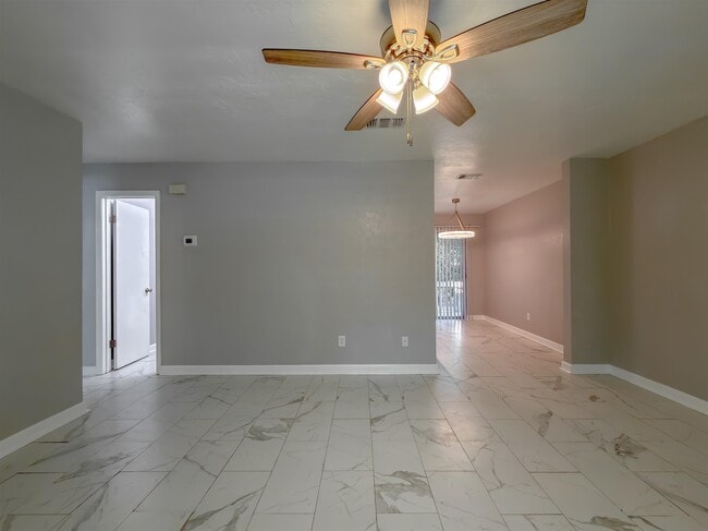 Building Photo - 520 Pasco Ct